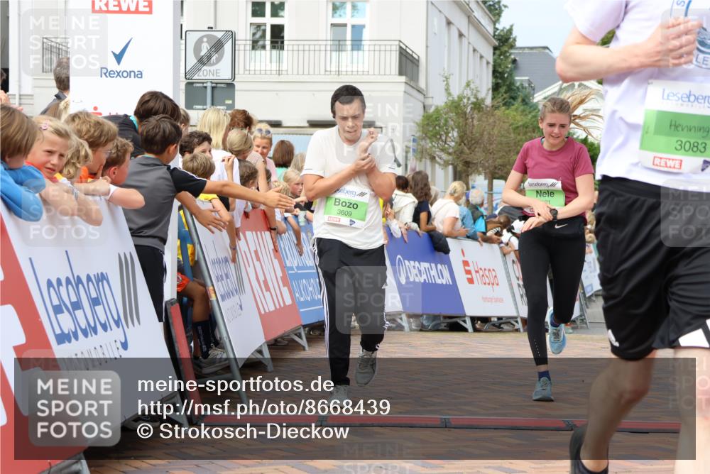 31.08.2025 - 21. Blankeneser Heldenlauf Strokosch-Dieckow http://msf.ph/oto/8668439 31.08.2025 10:56:19 Ziel 3609, 3083, 3121 meine-sportfotos.de