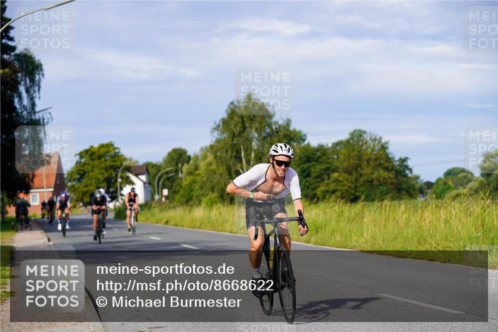 31.08.2025 - Elbe Triathlon Hamburg Michael Burmester http://msf.ph/oto/8668622 31.08.2025 09:48:16 Radfahren 425, 440, 510, 577, 618, 713, 746, 807, 880 meine-sportfotos.de
