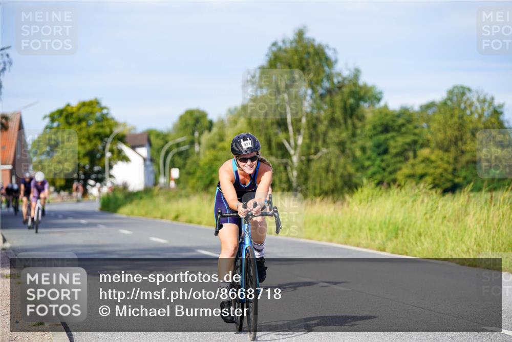 31.08.2025 - Elbe Triathlon Hamburg Michael Burmester http://msf.ph/oto/8668718 31.08.2025 09:48:48 Radfahren 322, 407, 515, 656, 739, 742, 856, 920, 931 meine-sportfotos.de