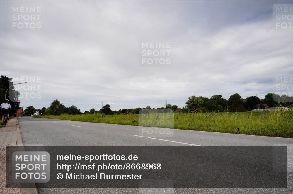 31.08.2025 - Elbe Triathlon Hamburg Michael Burmester http://msf.ph/oto/8668968 31.08.2025 12:39:43 Radfahren  meine-sportfotos.de