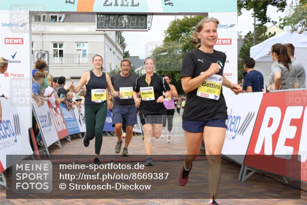 31.08.2025 - 21. Blankeneser Heldenlauf Strokosch-Dieckow http://msf.ph/oto/8669387 31.08.2025 10:34:52 Ziel 2524, 2244, 2214, 2215, 2655, 2488, 2548, 2549, 2438, 2439, 2441, 2442, 2048 meine-sportfotos.de