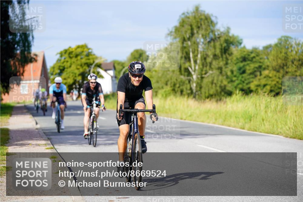31.08.2025 - Elbe Triathlon Hamburg Michael Burmester http://msf.ph/oto/8669524 31.08.2025 09:53:18 Radfahren 304, 405, 472, 659, 900 meine-sportfotos.de