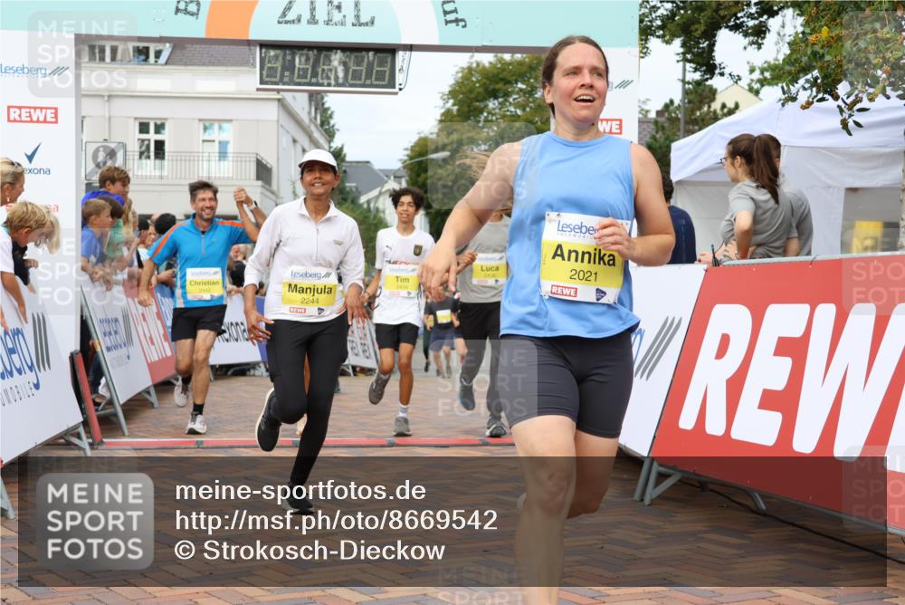 31.08.2025 - 21. Blankeneser Heldenlauf Strokosch-Dieckow http://msf.ph/oto/8669542 31.08.2025 10:34:46 Ziel 2524, 2244, 2021, 2424, 2668, 2669, 2667, 2298, 2438, 2439, 2349, 2441, 2442, 2350, 2048 meine-sportfotos.de