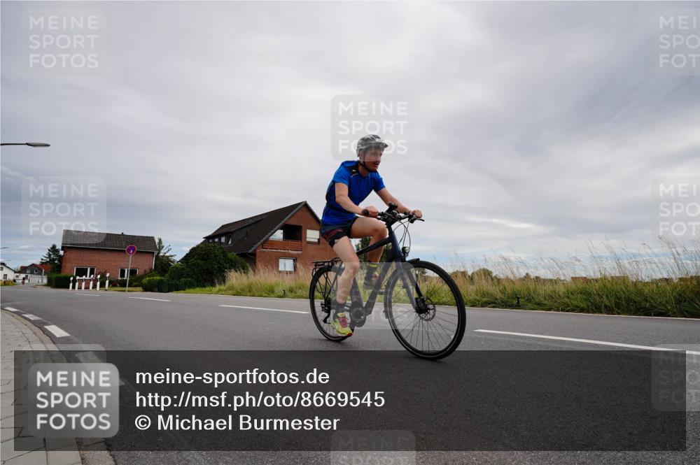 31.08.2025 - Elbe Triathlon Hamburg Michael Burmester http://msf.ph/oto/8669545 31.08.2025 14:23:42 Radfahren 124 meine-sportfotos.de