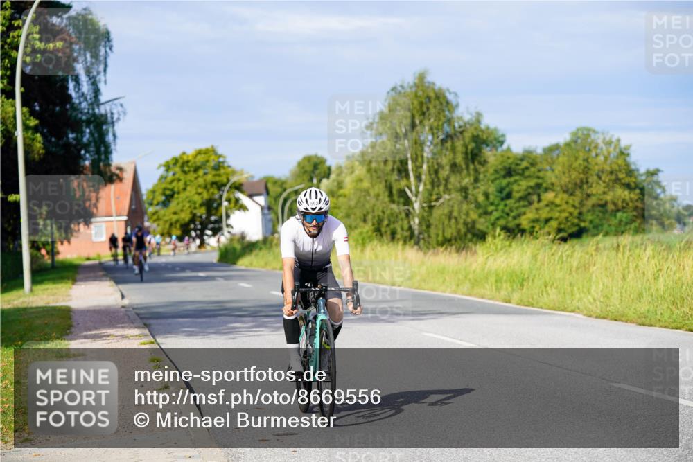 31.08.2025 - Elbe Triathlon Hamburg Michael Burmester http://msf.ph/oto/8669556 31.08.2025 09:53:25 Radfahren 593, 659, 900, 925 meine-sportfotos.de