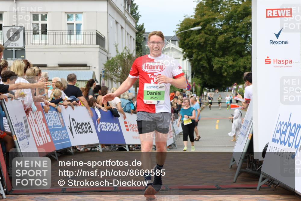31.08.2025 - 21. Blankeneser Heldenlauf Strokosch-Dieckow http://msf.ph/oto/8669585 31.08.2025 10:55:06 Ziel 3342, 3525 meine-sportfotos.de