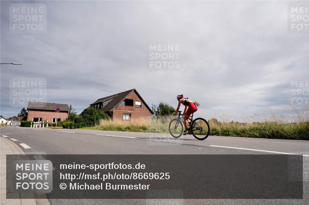 31.08.2025 - Elbe Triathlon Hamburg Michael Burmester http://msf.ph/oto/8669625 31.08.2025 14:39:51 Radfahren  meine-sportfotos.de