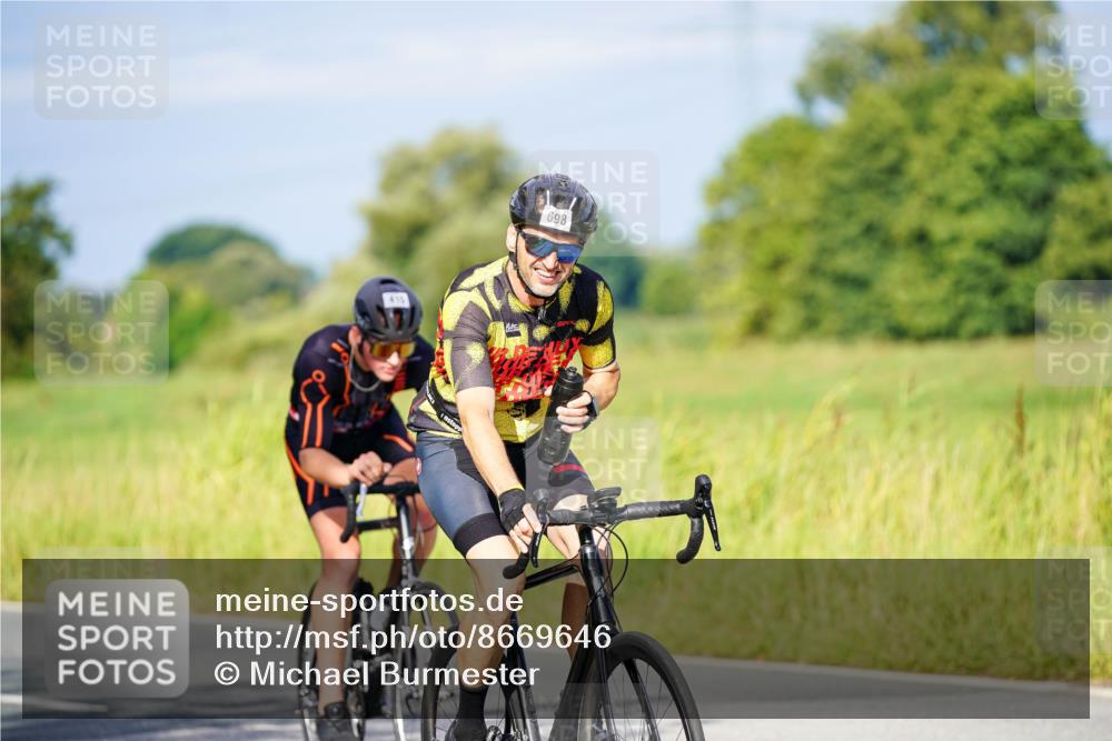 31.08.2025 - Elbe Triathlon Hamburg Michael Burmester http://msf.ph/oto/8669646 31.08.2025 09:54:21 Radfahren 415, 434, 471, 525, 698, 725 meine-sportfotos.de