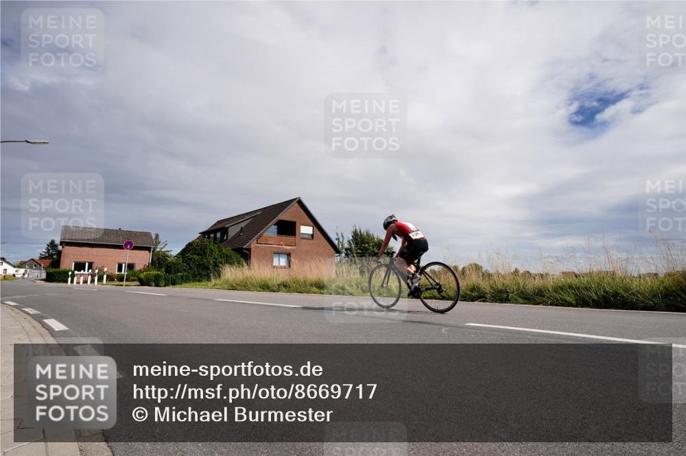 31.08.2025 - Elbe Triathlon Hamburg Michael Burmester http://msf.ph/oto/8669717 31.08.2025 14:45:17 Radfahren 135 meine-sportfotos.de
