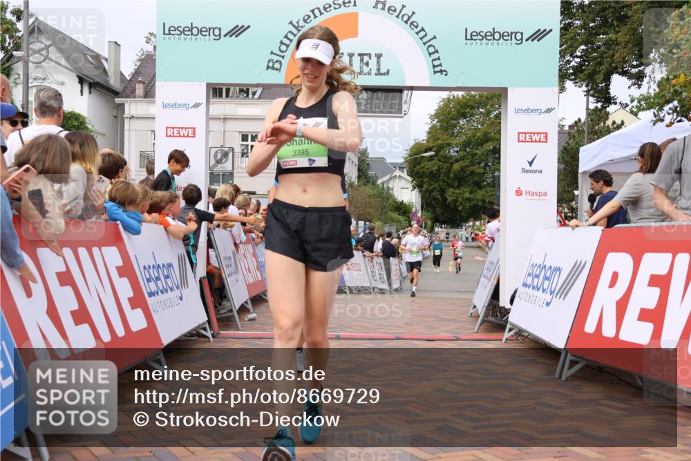 31.08.2025 - 21. Blankeneser Heldenlauf Strokosch-Dieckow http://msf.ph/oto/8669729 31.08.2025 10:54:57 Ziel 3342, 3614, 3615, 3283, 3395 meine-sportfotos.de