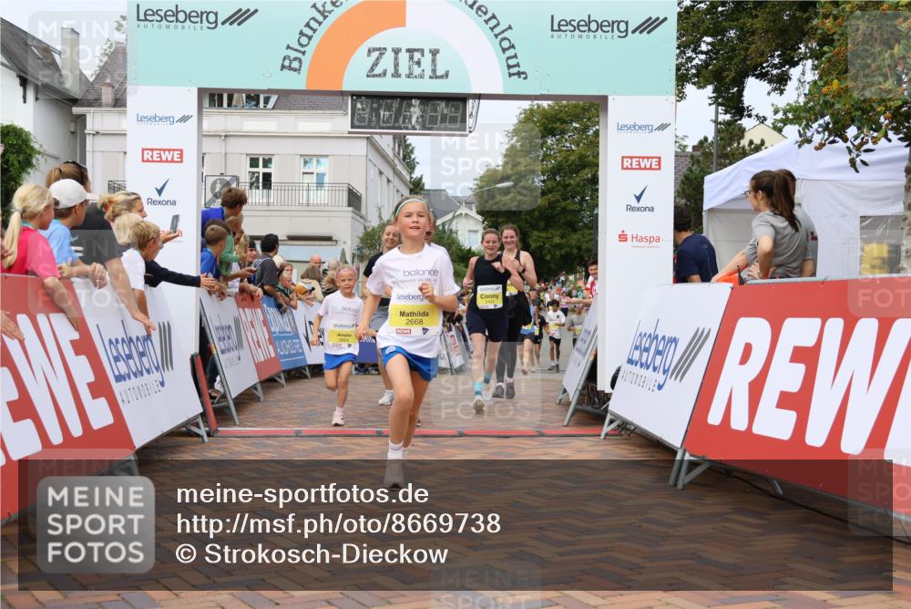 31.08.2025 - 21. Blankeneser Heldenlauf Strokosch-Dieckow http://msf.ph/oto/8669738 31.08.2025 10:34:39 Ziel 2110, 2021, 2424, 2668, 2669, 2667, 2298, 2349, 2350, 2090, 2083 meine-sportfotos.de