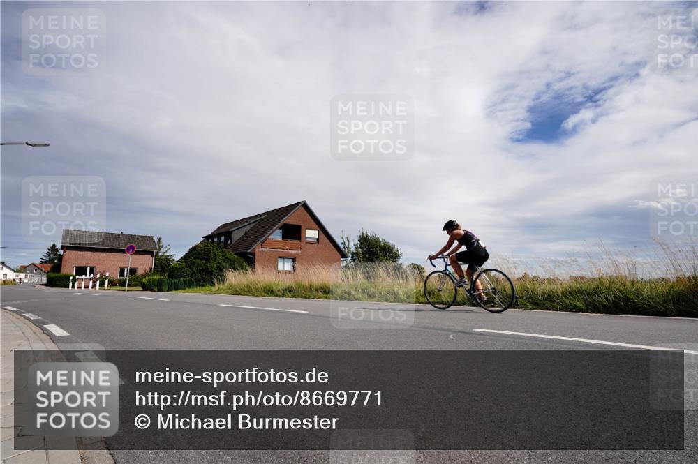 31.08.2025 - Elbe Triathlon Hamburg Michael Burmester http://msf.ph/oto/8669771 31.08.2025 14:47:55 Radfahren 164 meine-sportfotos.de