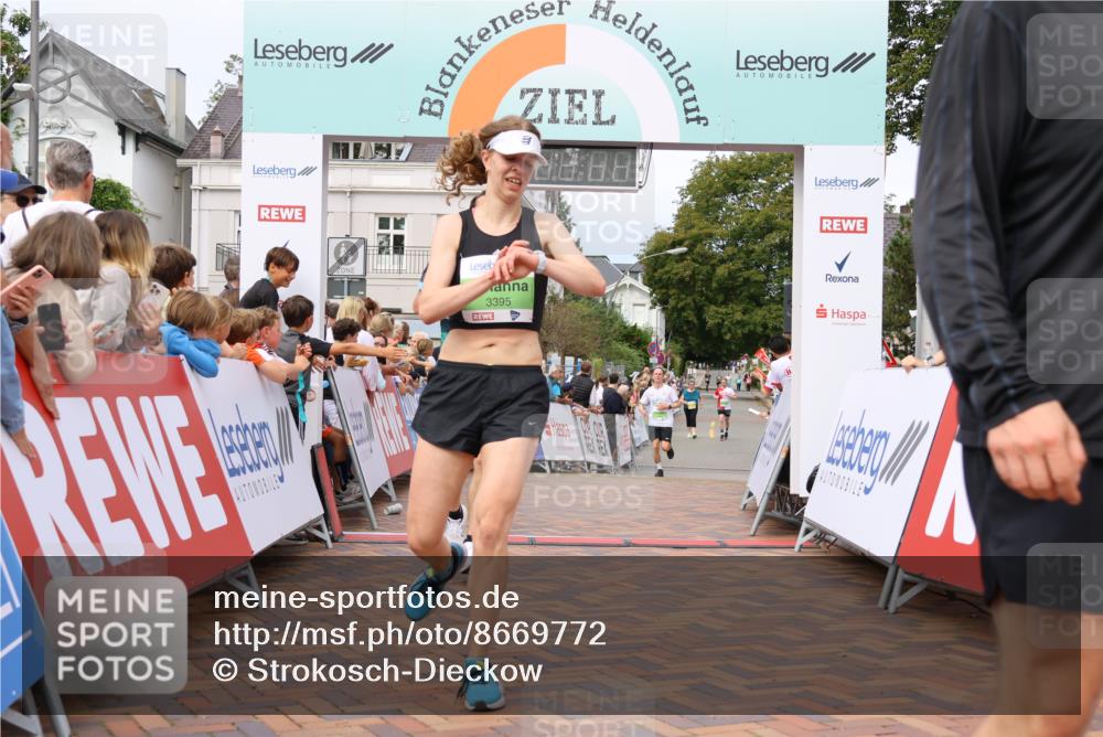 31.08.2025 - 21. Blankeneser Heldenlauf Strokosch-Dieckow http://msf.ph/oto/8669772 31.08.2025 10:54:56 Ziel 3342, 3614, 3615, 3283, 3395 meine-sportfotos.de