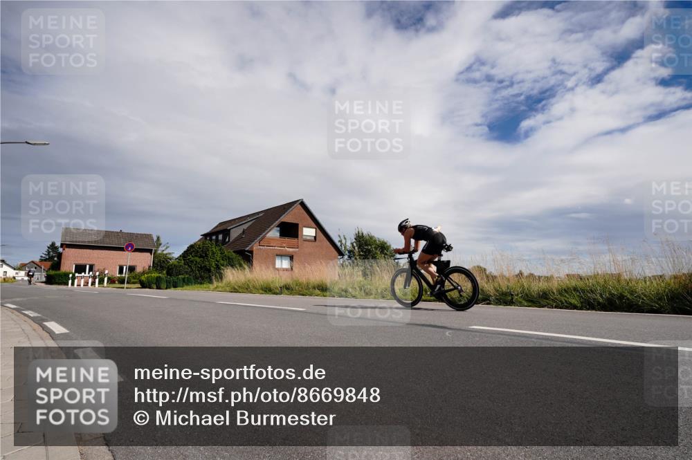 31.08.2025 - Elbe Triathlon Hamburg Michael Burmester http://msf.ph/oto/8669848 31.08.2025 14:50:30 Radfahren  meine-sportfotos.de