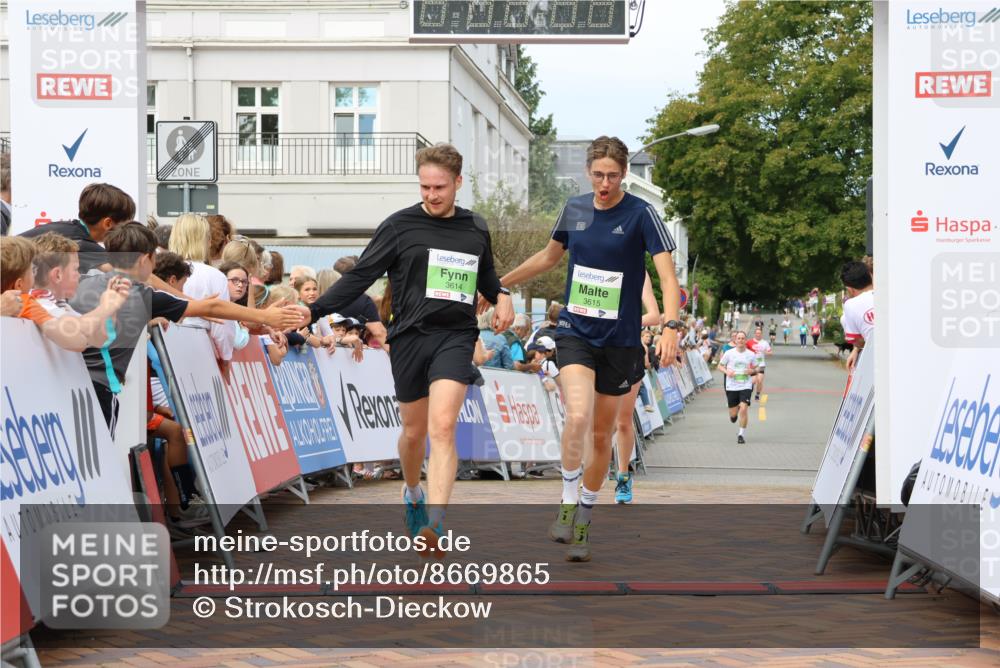 31.08.2025 - 21. Blankeneser Heldenlauf Strokosch-Dieckow http://msf.ph/oto/8669865 31.08.2025 10:54:53 Ziel 3614, 3615, 3283, 3462, 3395 meine-sportfotos.de