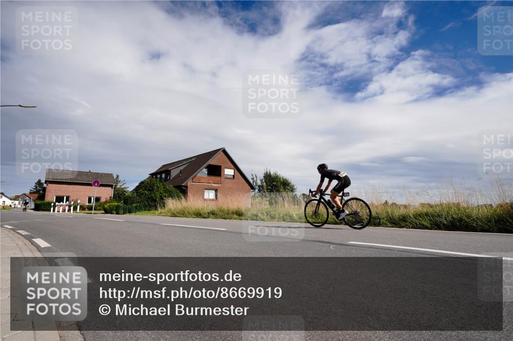 31.08.2025 - Elbe Triathlon Hamburg Michael Burmester http://msf.ph/oto/8669919 31.08.2025 14:53:16 Radfahren 124 meine-sportfotos.de