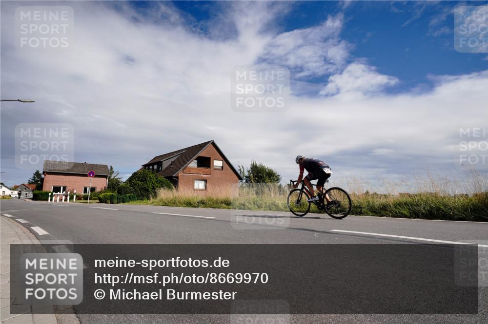 31.08.2025 - Elbe Triathlon Hamburg Michael Burmester http://msf.ph/oto/8669970 31.08.2025 14:55:12 Radfahren  meine-sportfotos.de