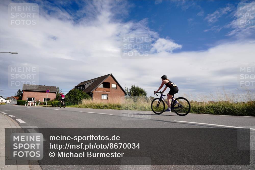 31.08.2025 - Elbe Triathlon Hamburg Michael Burmester http://msf.ph/oto/8670034 31.08.2025 14:58:29 Radfahren  meine-sportfotos.de