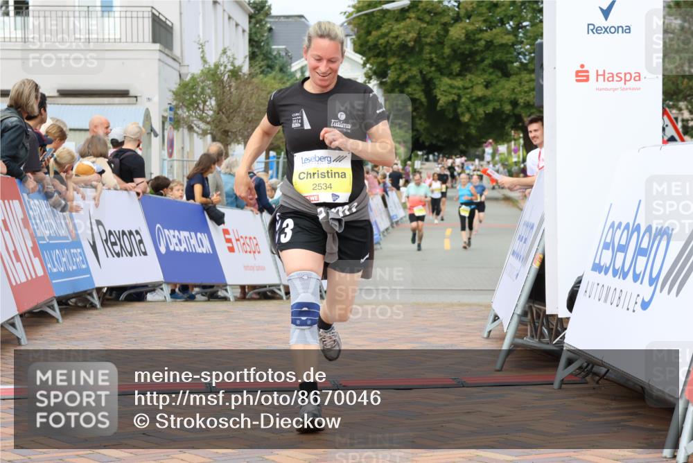 31.08.2025 - 21. Blankeneser Heldenlauf Strokosch-Dieckow http://msf.ph/oto/8670046 31.08.2025 10:33:50 Ziel 2635, 2634, 2530, 2534 meine-sportfotos.de