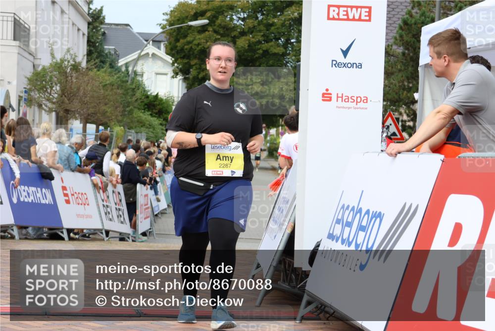 31.08.2025 - 21. Blankeneser Heldenlauf Strokosch-Dieckow http://msf.ph/oto/8670088 31.08.2025 10:54:33 Ziel 2287, 3488, 3332 meine-sportfotos.de