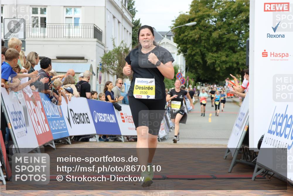 31.08.2025 - 21. Blankeneser Heldenlauf Strokosch-Dieckow http://msf.ph/oto/8670110 31.08.2025 10:33:48 Ziel 2635, 2634, 2530, 2534 meine-sportfotos.de