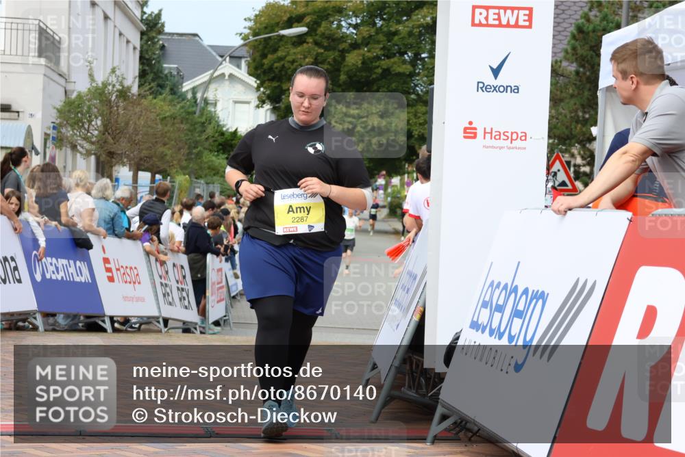 31.08.2025 - 21. Blankeneser Heldenlauf Strokosch-Dieckow http://msf.ph/oto/8670140 31.08.2025 10:54:33 Ziel 2287, 3488, 3332 meine-sportfotos.de