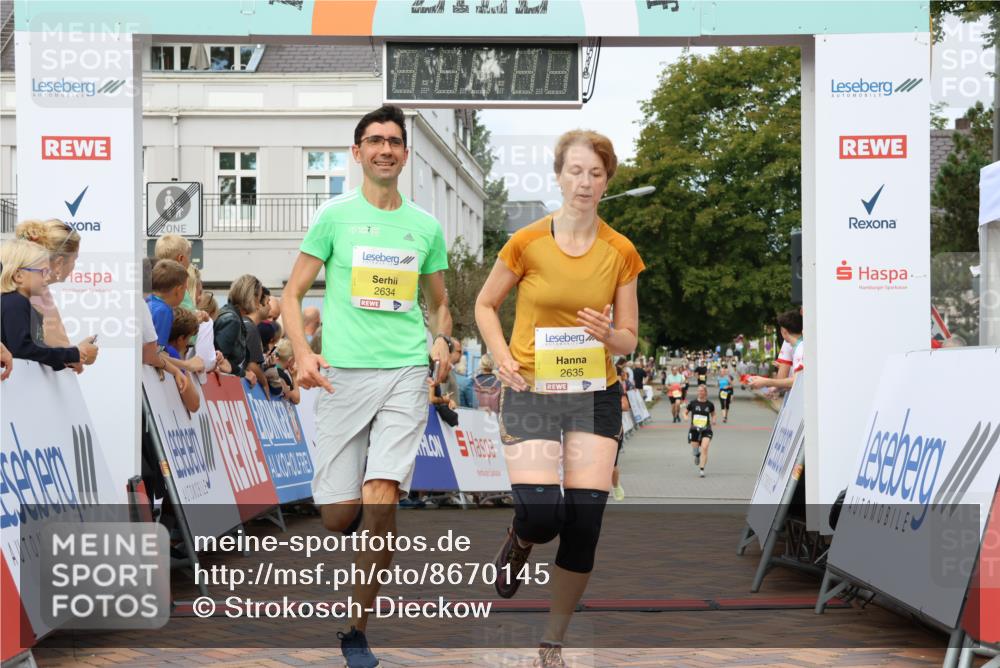 31.08.2025 - 21. Blankeneser Heldenlauf Strokosch-Dieckow http://msf.ph/oto/8670145 31.08.2025 10:33:43 Ziel 2652, 2409, 2635, 2634, 2530, 2542 meine-sportfotos.de