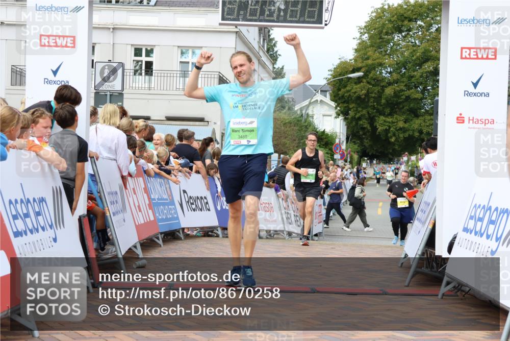 31.08.2025 - 21. Blankeneser Heldenlauf Strokosch-Dieckow http://msf.ph/oto/8670258 31.08.2025 10:54:26 Ziel 3488, 3041, 3632, 3332 meine-sportfotos.de