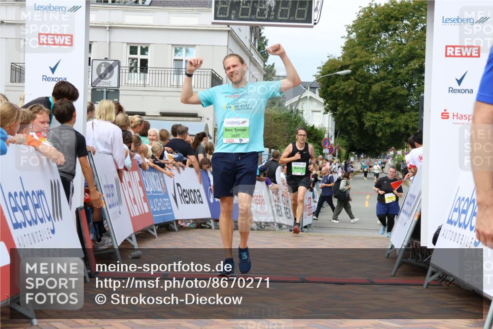 31.08.2025 - 21. Blankeneser Heldenlauf Strokosch-Dieckow http://msf.ph/oto/8670271 31.08.2025 10:54:26 Ziel 3488, 3041, 3632, 3332 meine-sportfotos.de