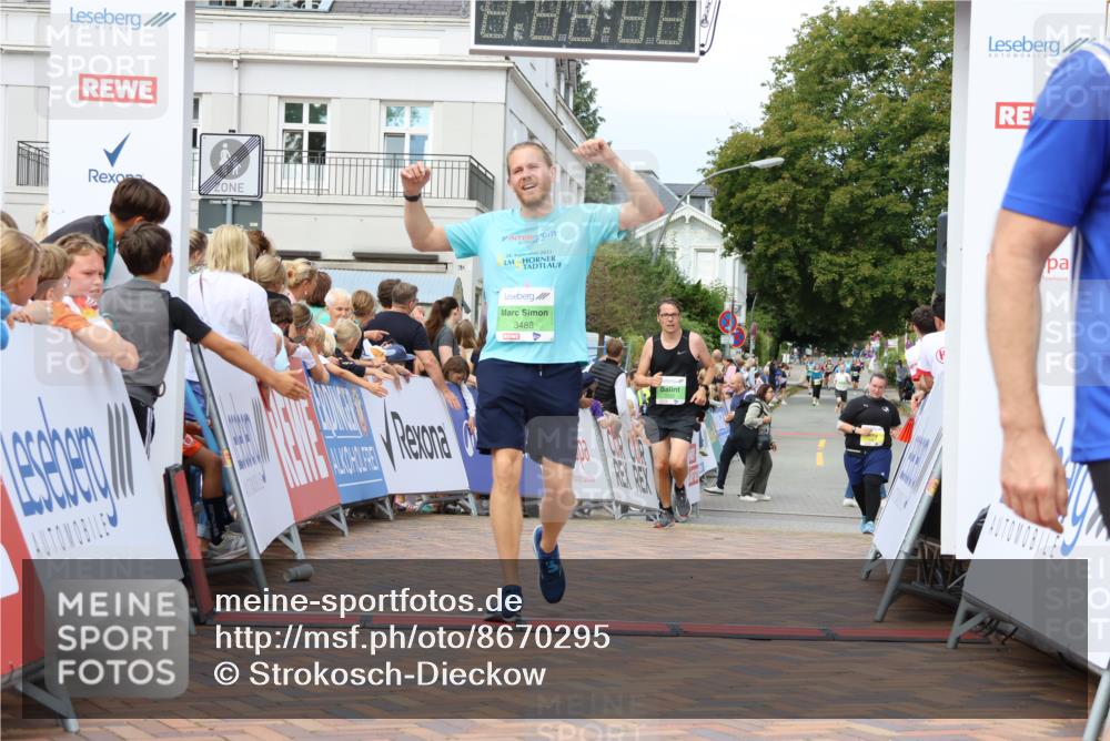 31.08.2025 - 21. Blankeneser Heldenlauf Strokosch-Dieckow http://msf.ph/oto/8670295 31.08.2025 10:54:26 Ziel 3488, 3041, 3632, 3332 meine-sportfotos.de