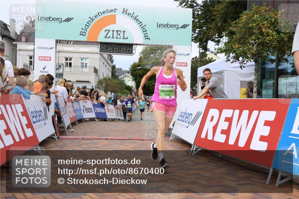 31.08.2025 - 21. Blankeneser Heldenlauf Strokosch-Dieckow http://msf.ph/oto/8670400 31.08.2025 10:54:19 Ziel 3506, 3538, 3041, 3632 meine-sportfotos.de