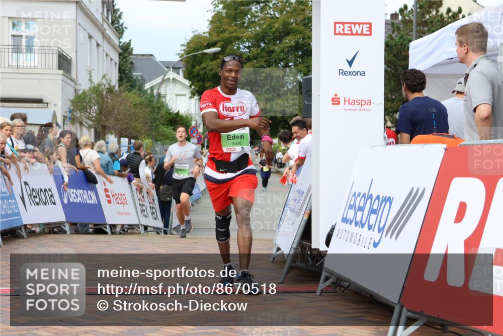 31.08.2025 - 21. Blankeneser Heldenlauf Strokosch-Dieckow http://msf.ph/oto/8670518 31.08.2025 10:54:12 Ziel 3506, 3538 meine-sportfotos.de