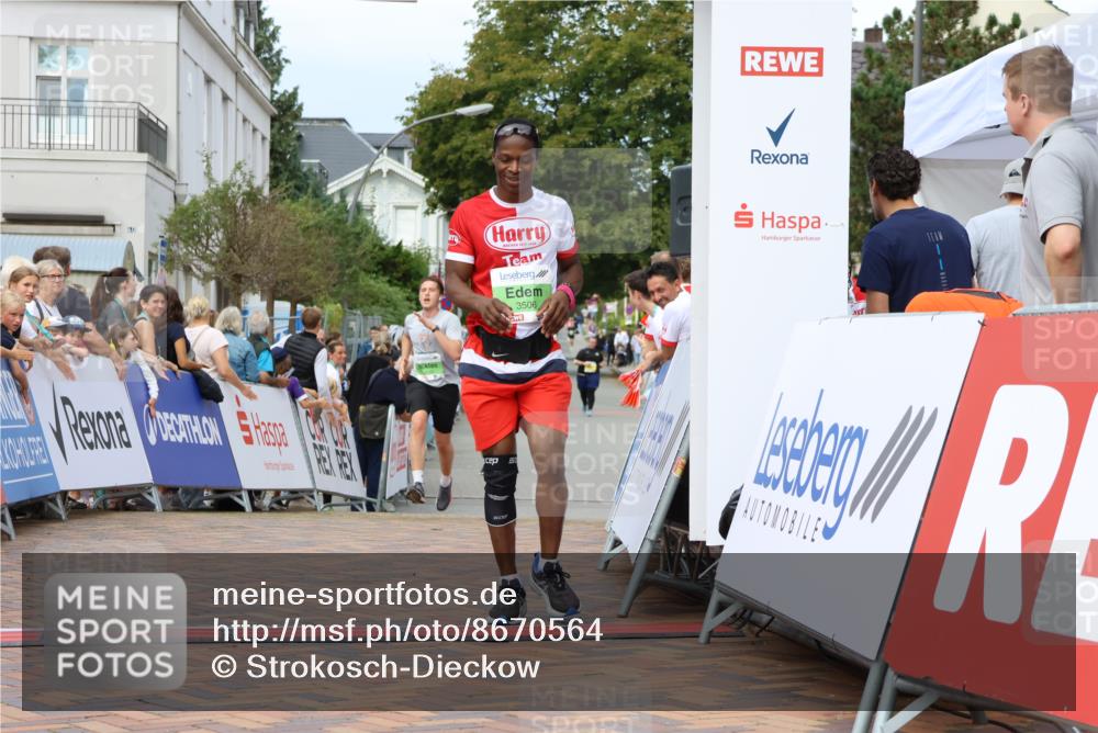 31.08.2025 - 21. Blankeneser Heldenlauf Strokosch-Dieckow http://msf.ph/oto/8670564 31.08.2025 10:54:12 Ziel 3506, 3538 meine-sportfotos.de
