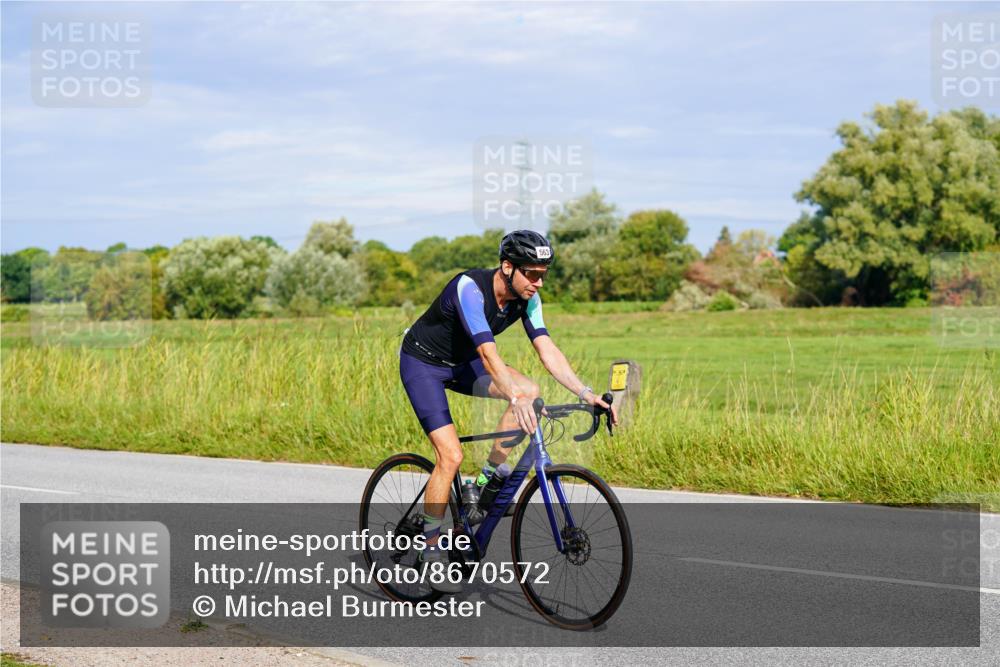 31.08.2025 - Elbe Triathlon Hamburg Michael Burmester http://msf.ph/oto/8670572 31.08.2025 10:00:14 Radfahren 409, 487, 563, 613, 655, 908, 919 meine-sportfotos.de