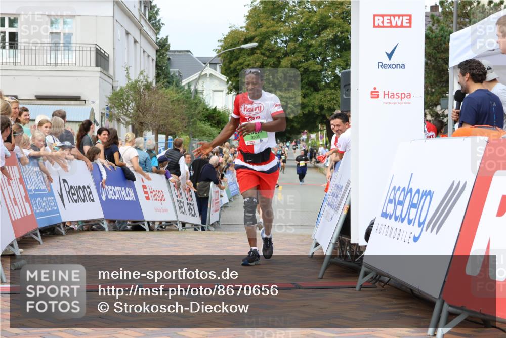 31.08.2025 - 21. Blankeneser Heldenlauf Strokosch-Dieckow http://msf.ph/oto/8670656 31.08.2025 10:54:11 Ziel 3506, 3538 meine-sportfotos.de