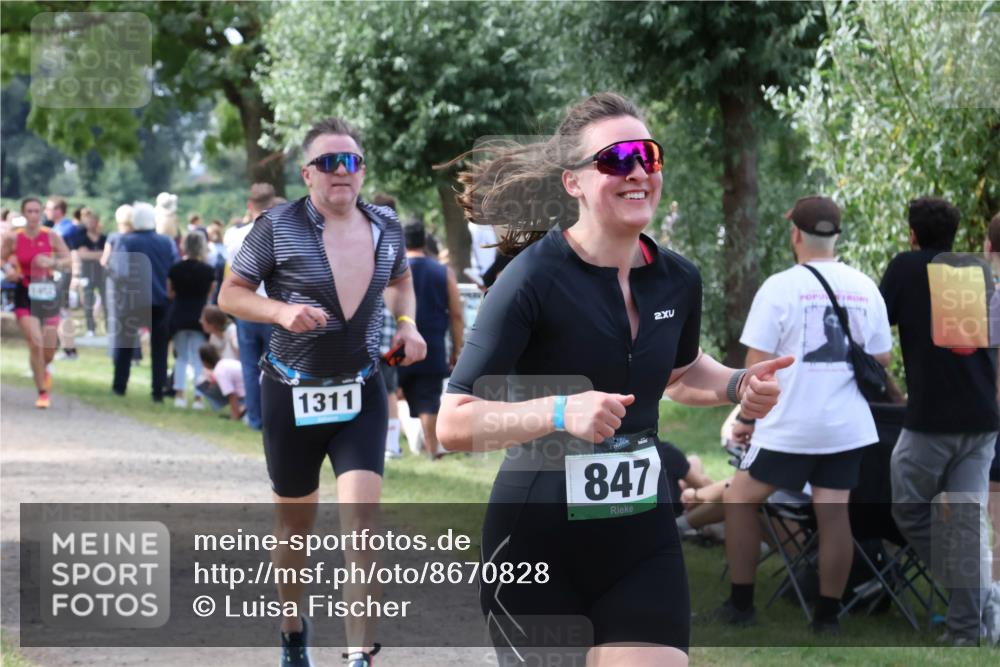 31.08.2025 - Elbe Triathlon Hamburg Luisa Fischer http://msf.ph/oto/8670828 31.08.2025 11:54:01 Laufen 1311, 847, 2 meine-sportfotos.de