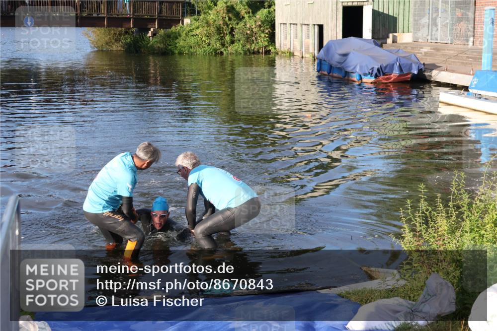 31.08.2025 - Elbe Triathlon Hamburg Luisa Fischer http://msf.ph/oto/8670843 31.08.2025 08:25:51 Schwimmen 194 meine-sportfotos.de