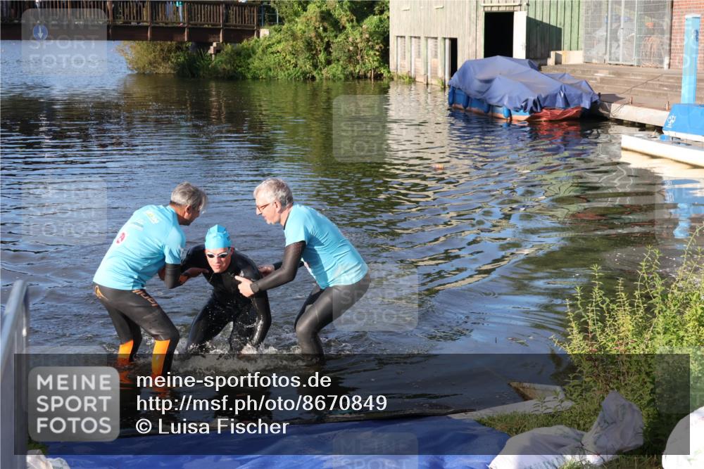 31.08.2025 - Elbe Triathlon Hamburg Luisa Fischer http://msf.ph/oto/8670849 31.08.2025 08:25:52 Schwimmen 194 meine-sportfotos.de