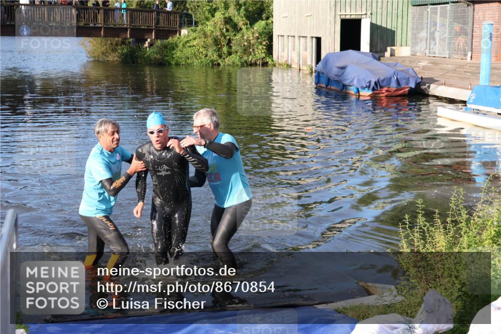 31.08.2025 - Elbe Triathlon Hamburg Luisa Fischer http://msf.ph/oto/8670854 31.08.2025 08:25:53 Schwimmen 194 meine-sportfotos.de
