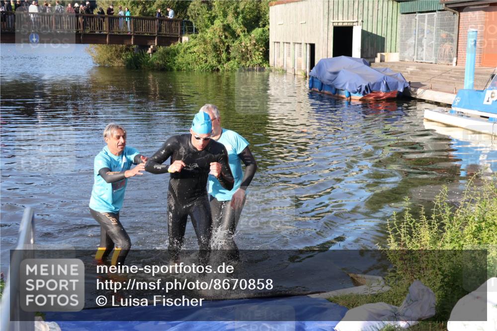 31.08.2025 - Elbe Triathlon Hamburg Luisa Fischer http://msf.ph/oto/8670858 31.08.2025 08:25:53 Schwimmen 194 meine-sportfotos.de