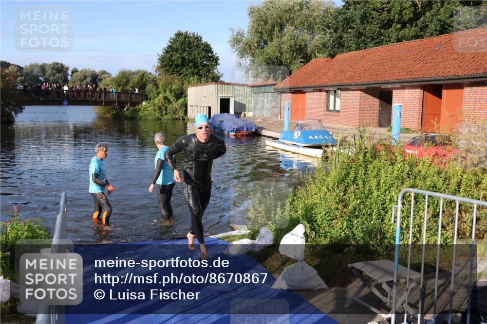 31.08.2025 - Elbe Triathlon Hamburg Luisa Fischer http://msf.ph/oto/8670867 31.08.2025 08:25:54 Schwimmen 194 meine-sportfotos.de