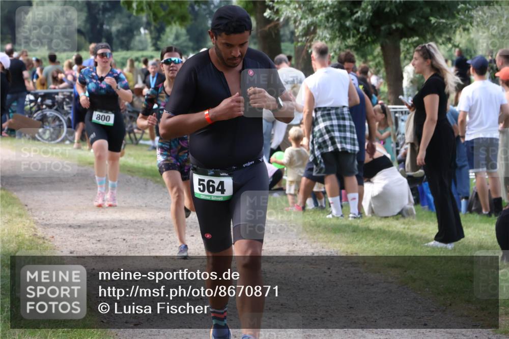 31.08.2025 - Elbe Triathlon Hamburg Luisa Fischer http://msf.ph/oto/8670871 31.08.2025 11:54:11 Laufen 800, 564, 4 meine-sportfotos.de