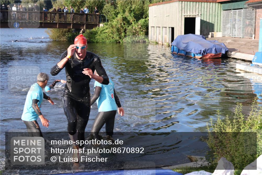 31.08.2025 - Elbe Triathlon Hamburg Luisa Fischer http://msf.ph/oto/8670892 31.08.2025 08:27:37 Schwimmen 210, 224, 243 meine-sportfotos.de