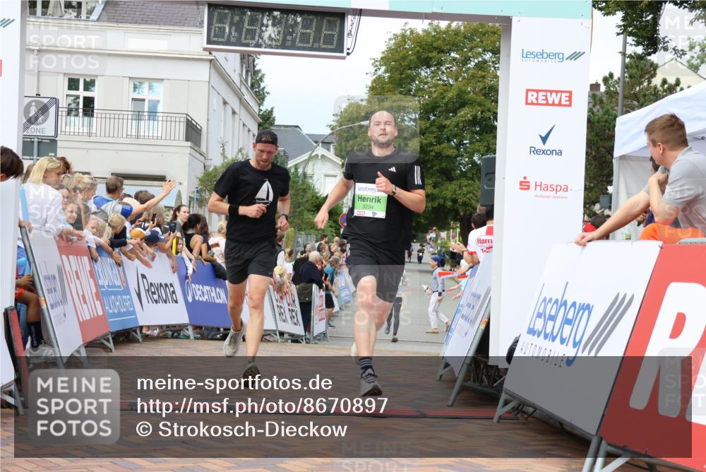 31.08.2025 - 21. Blankeneser Heldenlauf Strokosch-Dieckow http://msf.ph/oto/8670897 31.08.2025 10:53:37 Ziel 3501, 3234 meine-sportfotos.de
