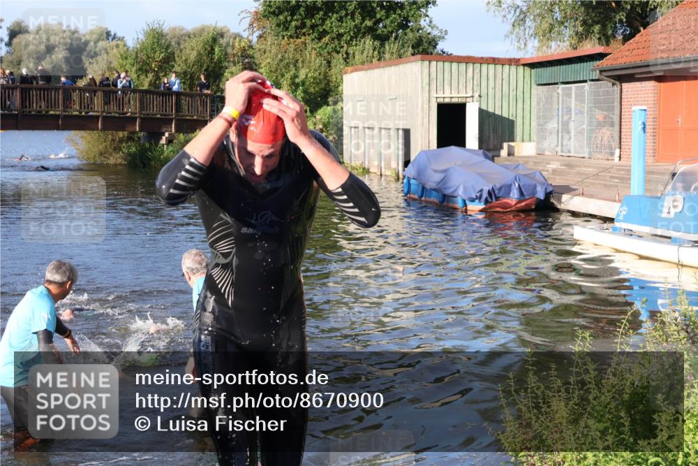 31.08.2025 - Elbe Triathlon Hamburg Luisa Fischer http://msf.ph/oto/8670900 31.08.2025 08:27:38 Schwimmen 210, 224, 243 meine-sportfotos.de