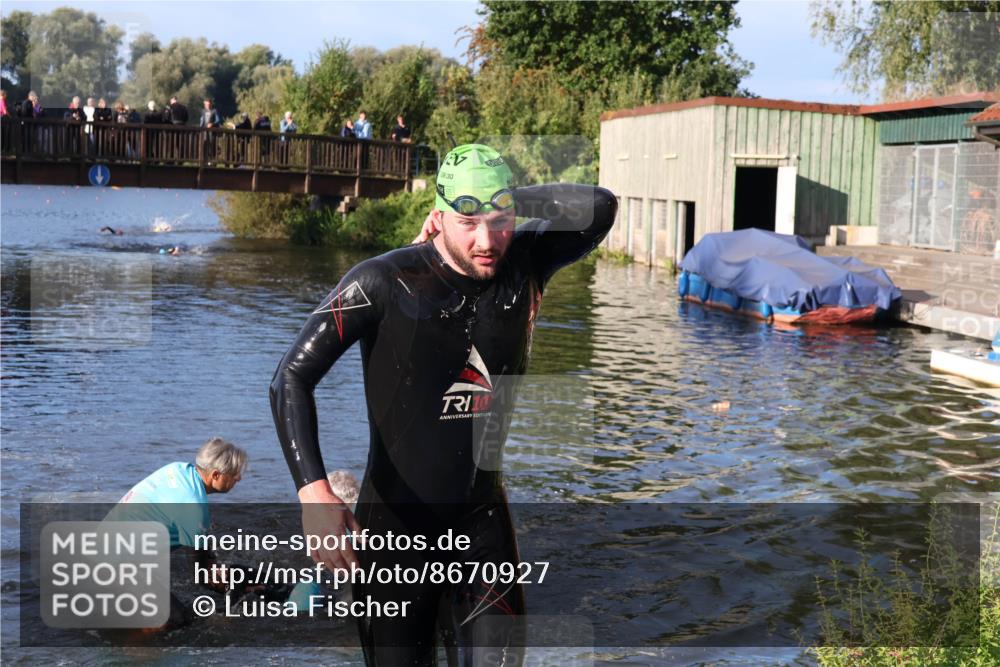 31.08.2025 - Elbe Triathlon Hamburg Luisa Fischer http://msf.ph/oto/8670927 31.08.2025 08:27:44 Schwimmen 224, 243 meine-sportfotos.de