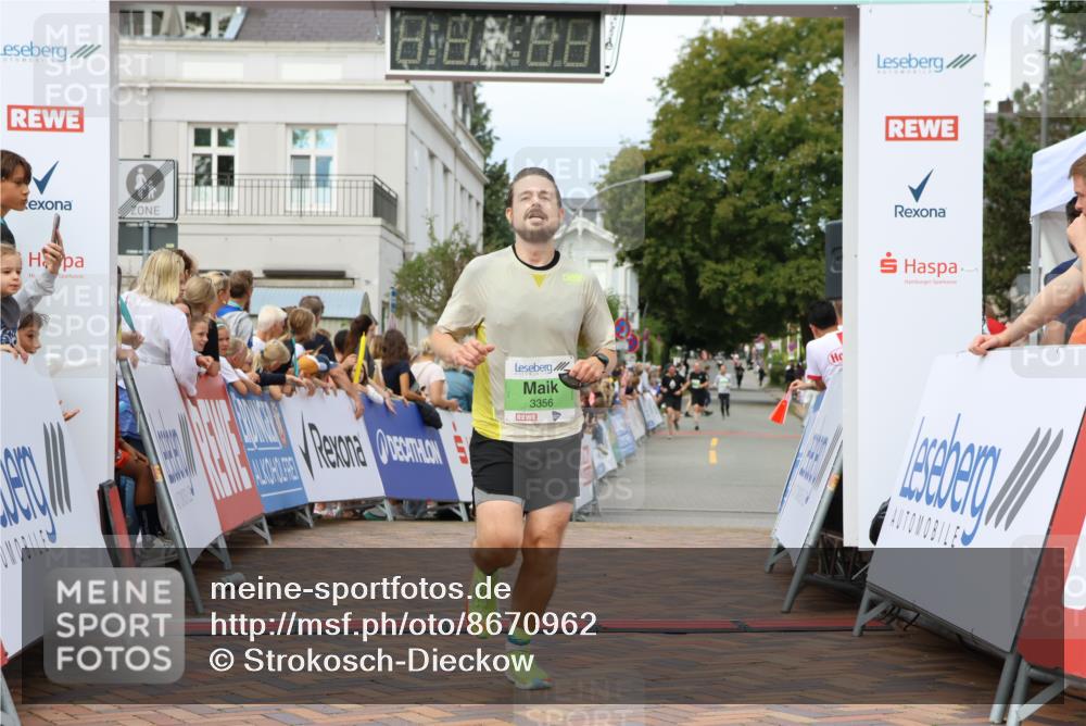 31.08.2025 - 21. Blankeneser Heldenlauf Strokosch-Dieckow http://msf.ph/oto/8670962 31.08.2025 10:53:26 Ziel 3356, 3371 meine-sportfotos.de