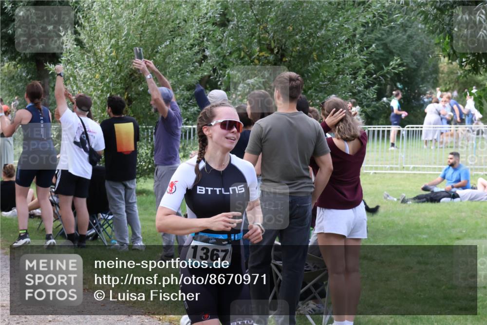 31.08.2025 - Elbe Triathlon Hamburg Luisa Fischer http://msf.ph/oto/8670971 31.08.2025 11:54:34 Laufen 1367 meine-sportfotos.de