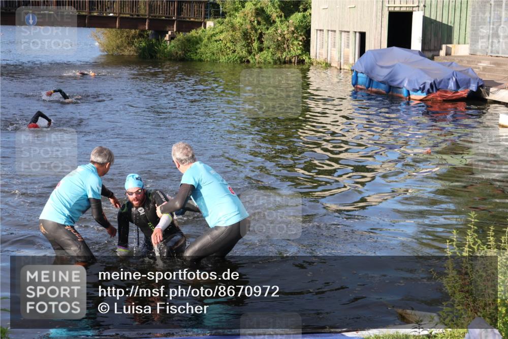 31.08.2025 - Elbe Triathlon Hamburg Luisa Fischer http://msf.ph/oto/8670972 31.08.2025 08:28:23 Schwimmen 196, 206 meine-sportfotos.de