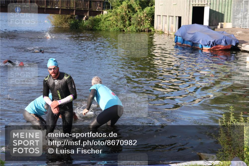31.08.2025 - Elbe Triathlon Hamburg Luisa Fischer http://msf.ph/oto/8670982 31.08.2025 08:28:24 Schwimmen 196, 206 meine-sportfotos.de